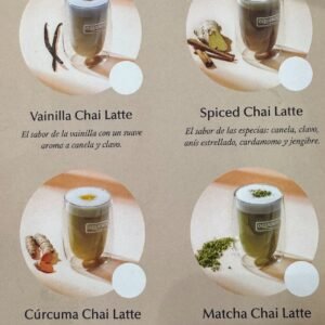 Variedades de Chai Latte en la cafetería Tankas: vainilla, especias, cúrcuma y matcha