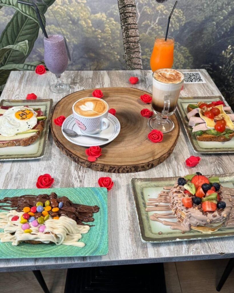 Desayuno especial de San Valentín para dos personas en Tanka’s con café, batidos, tostadas y dulces